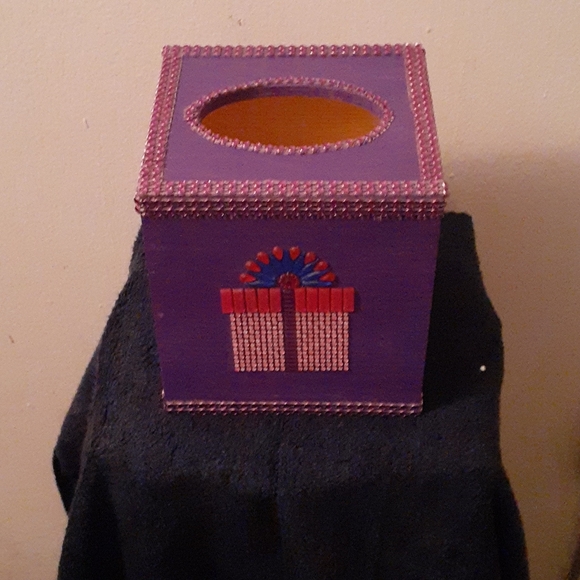 Hand Crafted tisue box holder - Picture 2 of 3
